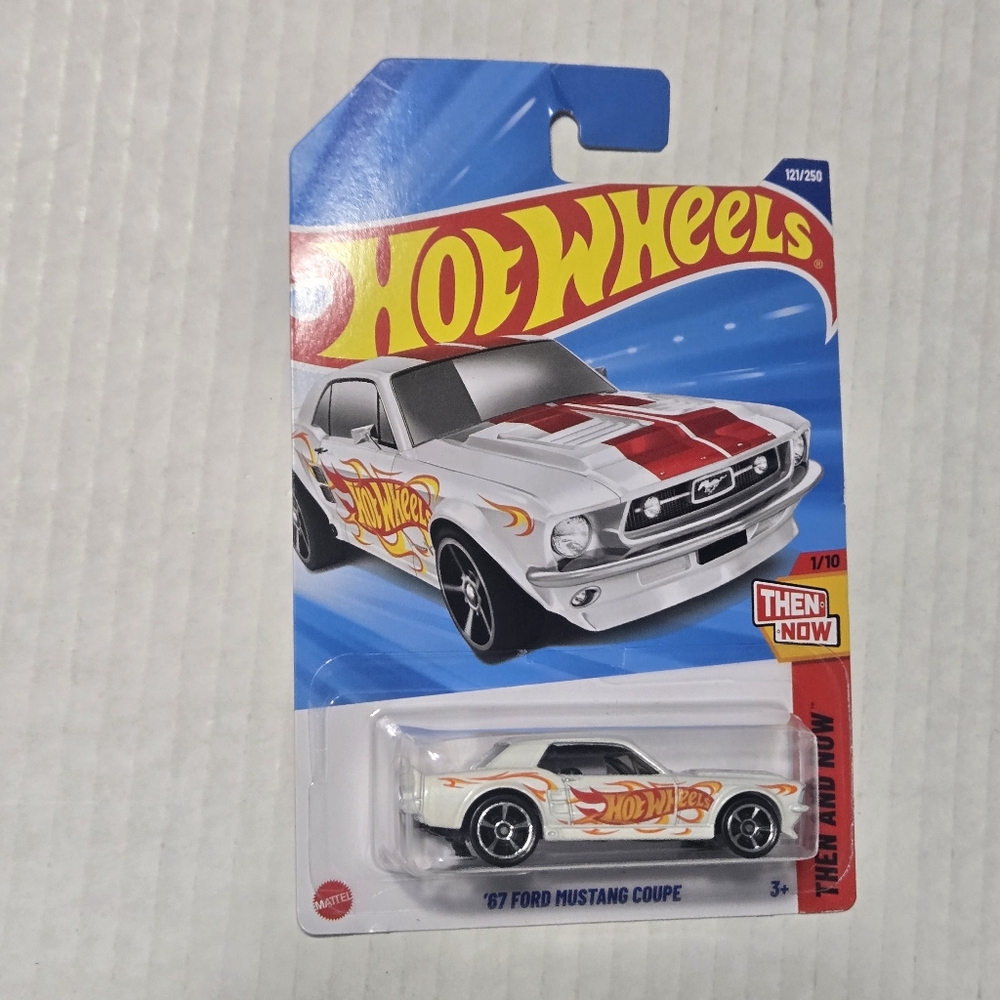 Hot Wheels 1967 Ford Mustang Coupe flames American Muscle Car  NEW